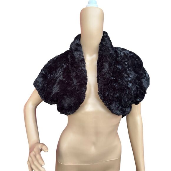 Jessica Howard Women's Black Faux Fur Shrug Jacket Size S Party Formal - Picture 1 of 8